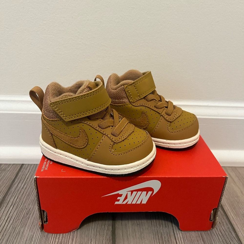 Baby Nike court borough mid sneakers size 2c